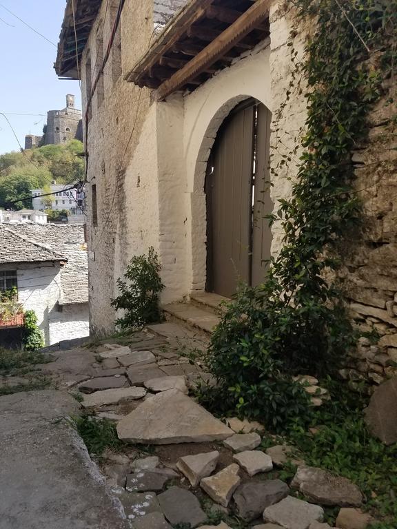 Lori'S Traditional House Gjirokastër Exterior foto